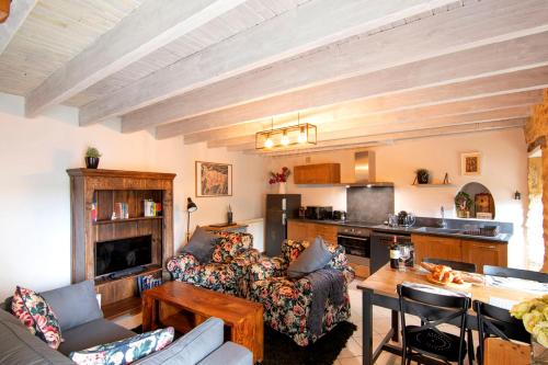 Cozy cottage with garden in Sarlat medieval centre