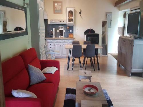 Cozy gite in the heart of an atypical hamlet