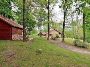 Cozy Holiday Home in Cussac with Private Terrace Barbecue