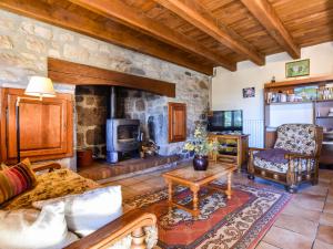 Maison de vacances Cozy Holiday Home in Oradour with Private Garden  15260 Neuvéglise Auvergne