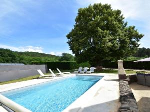 Maison de vacances Cozy Holiday Home in Saint L on sur V z re with Pool  24290 Sergeac Aquitaine
