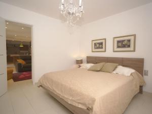 Cozy Holiday Home in Sorgues with Garden