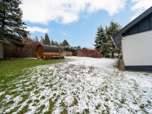 Cozy holiday home in Suhl near the ski lift