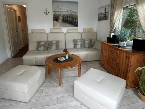Cozy holiday home on Rügen with direct access to the beach
