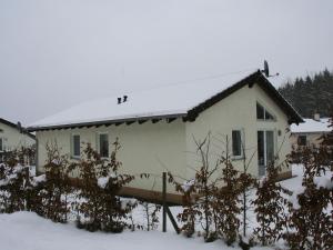 Cozy holiday home with dishwasher, in a green area