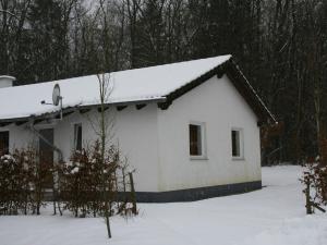 Cozy holiday home with dishwasher, in a green area