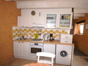 Cozy Home in Haut du them ch teau lambert with Garden