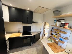 Cozy house (Bien situé/ 2 lits / Clim / Extérieur)