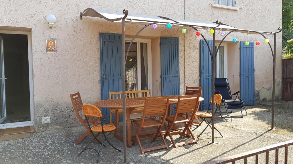 Maison de vacances CurcuMas b 475 Route de la Maison d'Enfants 84800 LʼIsle-sur-la-Sorgue