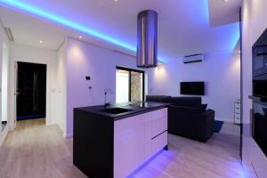 DAINTY House