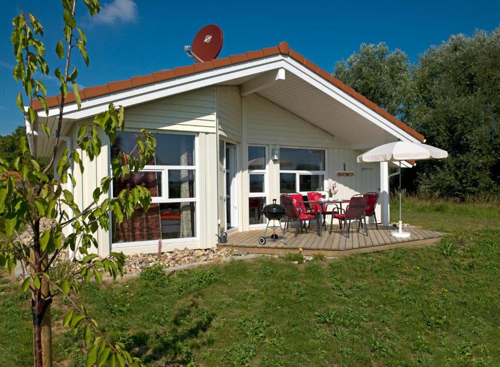 Maison de vacances Dänische Ferienhäuser am Salzhaff Haus Vogelparadies An den Salzwiesen 8 23999 Poel