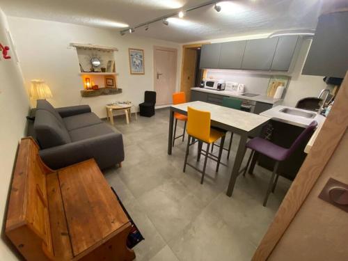 Dans hameau, près des pistes logement de plein pied au calme