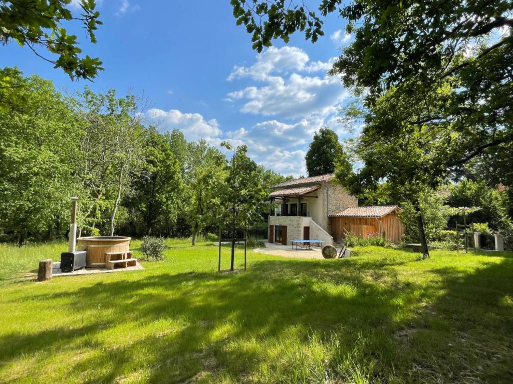 Maison de vacances DarkSkyRiverHouse (44.1311787, 1.8217796) 82140 Féneyrols