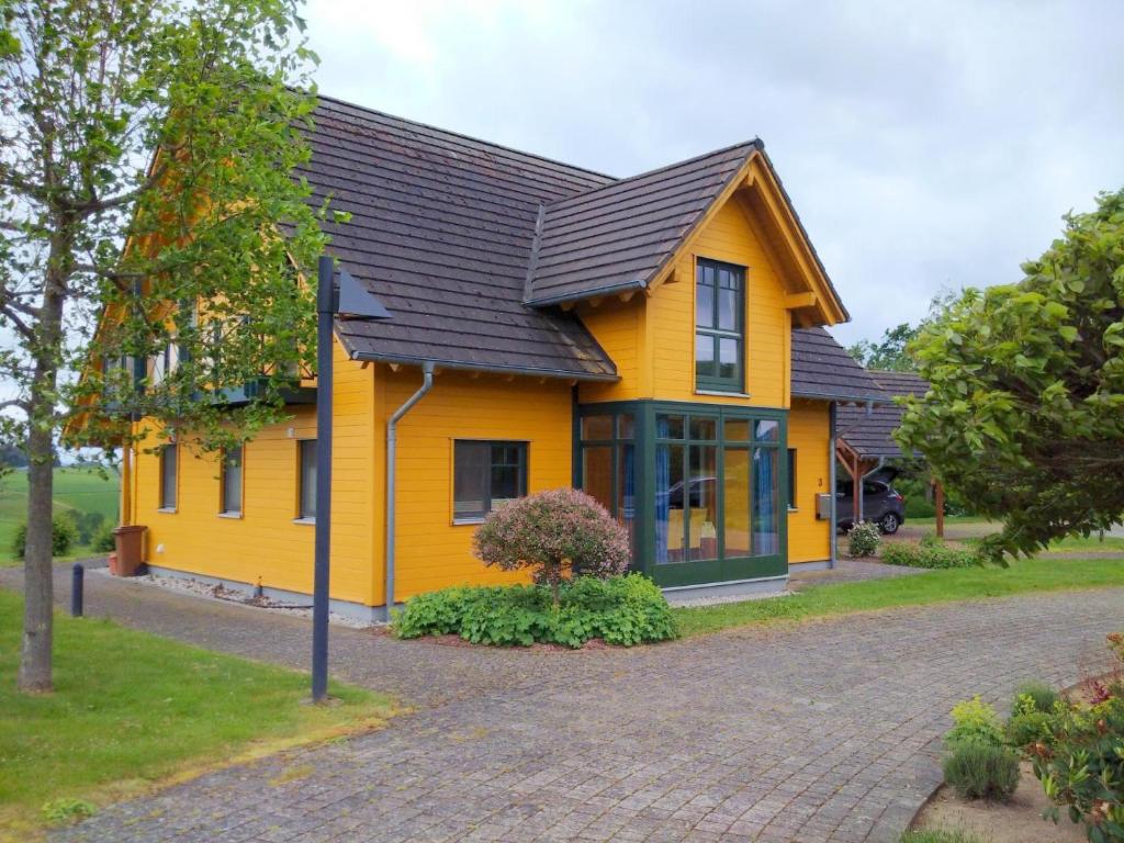 Das gelbe Landhaus Industriestraße 3, 56858 Tellig