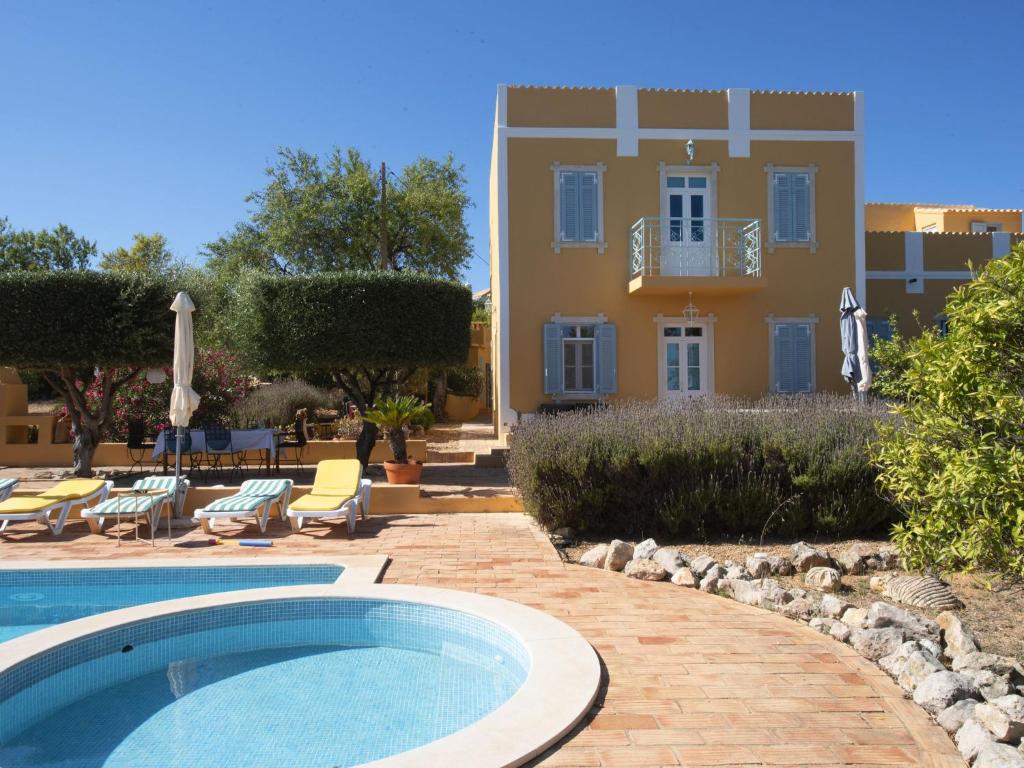 Delightful authentic Quinta with swimming pool close to beach and towns , 8100-082 Loulé