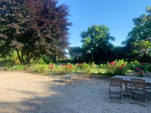 Demeure de 7 chambres avec piscine privee jardin clos et wifi a Chaniers