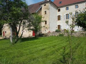 Maison de vacances Demeure pittoresque en pierres 1741 - 3 étoiles - 12 personnes 2 rue de la Forge 70110 Gouhenans 70110 Arpenans Franche-Comté