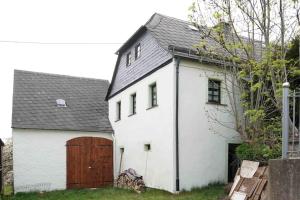Denkmalgeschützter Bauernhof mit Nebengebäude