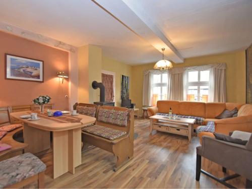 Detached holiday home with private terrace in Landau