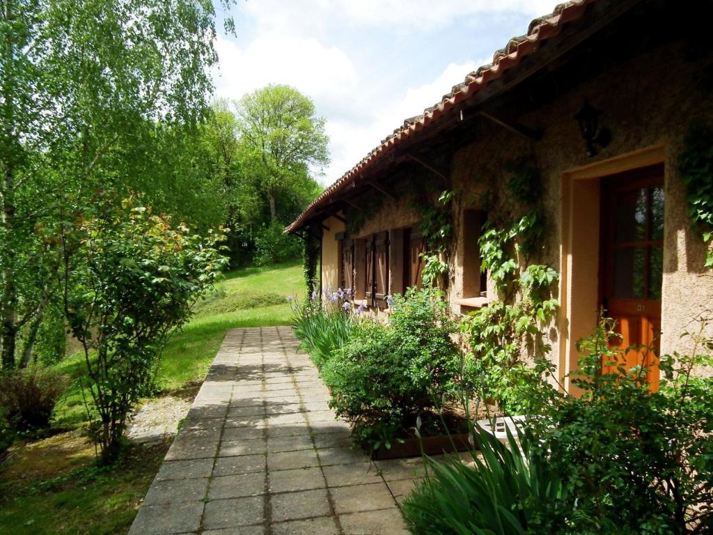 Maison de vacances Detached house with terrace in south Dordogne  47150 Gavaudun
