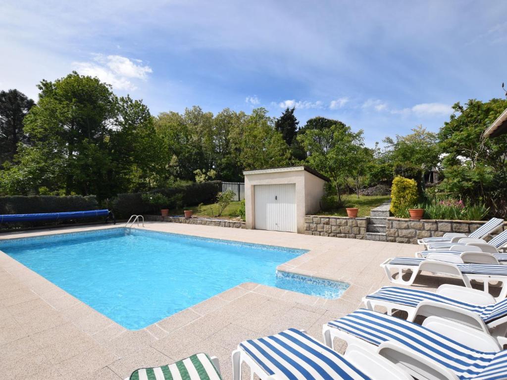 Detached villa in a small villa estate with private swimming pool , 7120 Ruoms