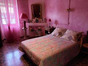 Deux chambres avec kitchenette dans maison de village avec terrasse