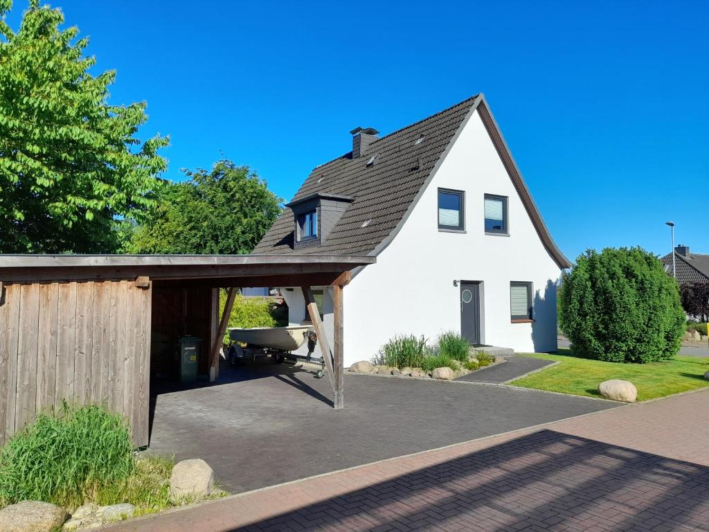 Direkter Blick auf´s Wasser Dorfstraße 20, 24857 Fahrdorf
