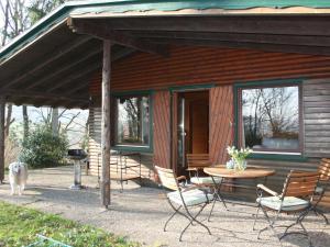 Maison de vacances Dog friendly holiday home in the Kn ll with covered terrace  36286 Neuenstein Hesse