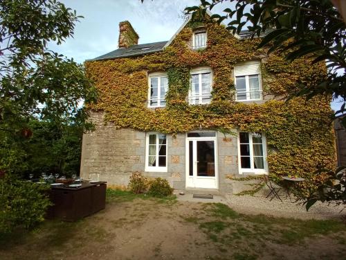 DOMAINE DES TISSEYS vue sur le Mont St Michel