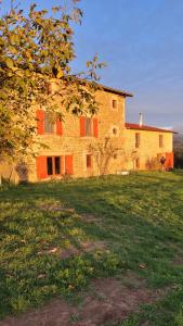 Maison de vacances Domaine du COQ en PAT Chabanne 63930 Augerolles Auvergne