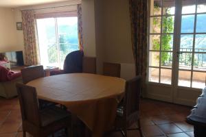 DUPLEX 130 m avec TERRASSE - centre du village