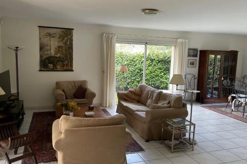 Duplex house with private pool near the sea