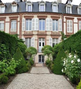 duplex/jardin Deauville centre