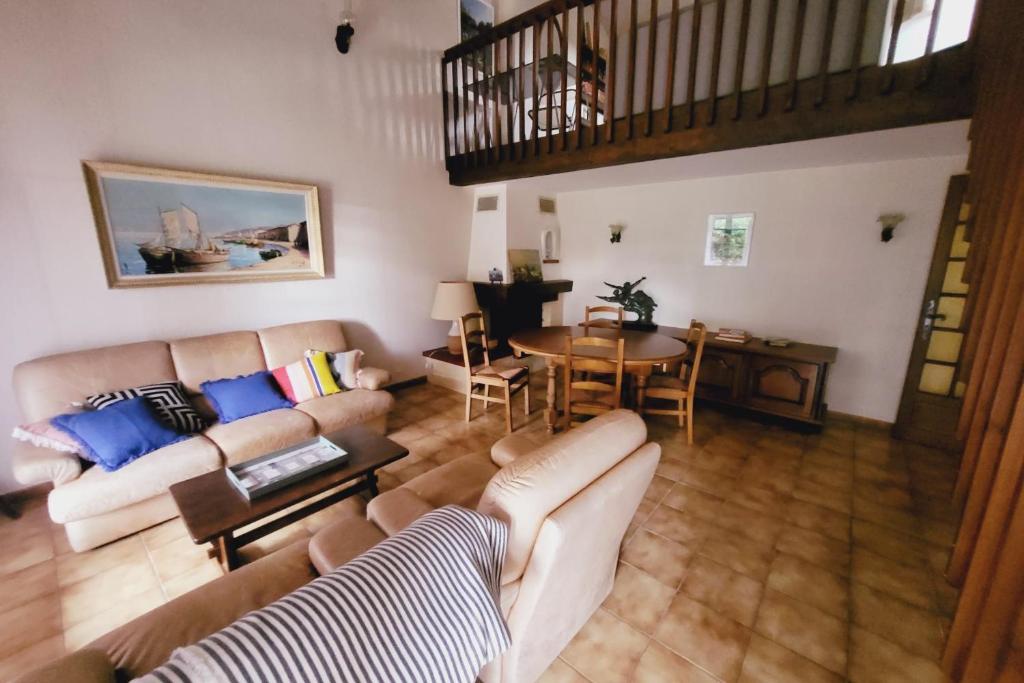 Duplex with garden near downtown 25 Résidence les Marronniers, 84800 LʼIsle-sur-la-Sorgue