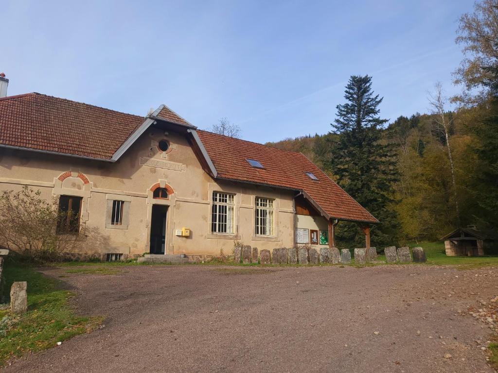 ECOLE de BELMONT 125 Belmont, 70440 Le Haut-du-Them