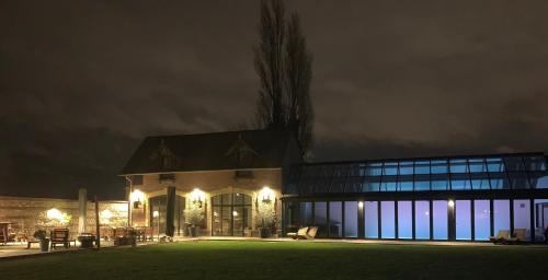 Écurie Les Tourelles Piscine intérieure & spa