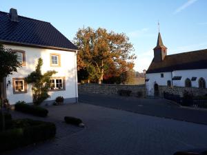 Eifelferienhaus An der Kapelle - kostenlose Sauna, Ofen