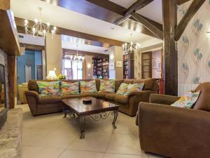 Elegant Holiday Home in Coubjours with Private Garden