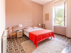 Elegant Holiday Home in Roquebrun with Garden
