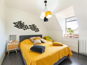 Elegant Holiday Home in Touques with Fenced Garden