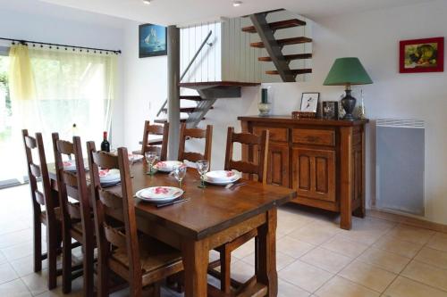 Enchanting holiday home in St Martin-de-Bréhal with terrace