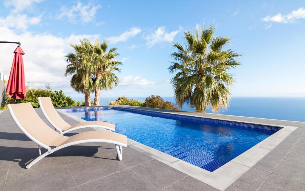 Endless Blue House 193 Rua Doutor Rocha de Gouveia Vereda da Beira do Massapez, 9370-075 Arco da Calheta