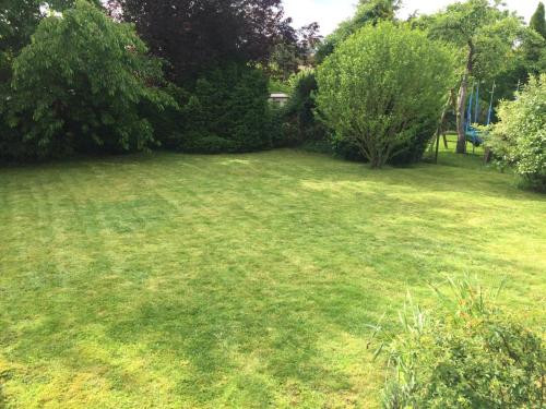 Entire house, quiet city location, garden, parking