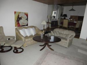 Entire house, quiet city location, garden, parking