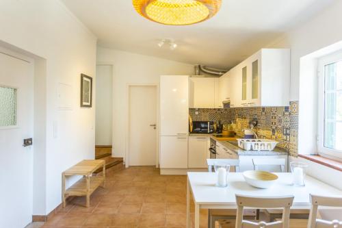 Entre Rochas Cosy Bungalow by CadenzaLux