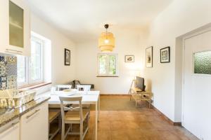 Entre Rochas Cosy Bungalow by CadenzaLux