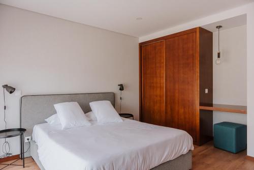 Espetacular casa com piscina, Braga by MyStay