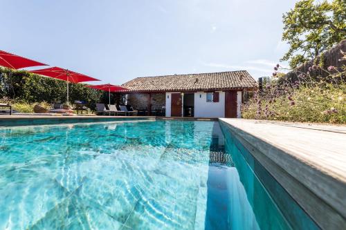 ETXE BATUA - KEYWEEK Renovated Basque villa with heated pool Arcangues