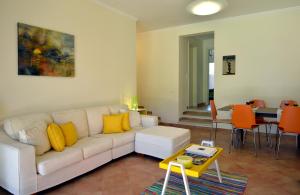 Maison de vacances Exciting Beach Villa Rua dos Pinheiros, 8, Rc Esq - Herdade da Aroeira 2820-567 Charneca -1