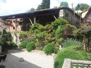 Exotic Holiday Home in Ard che with Swimming Pool